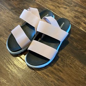 Madden girl pink strapped sandals/shoes size 5.5 NWOT.